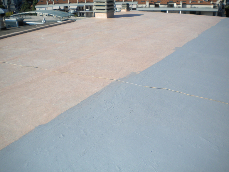 via V. Manzini, Romanina, Roma: cantiere, primo strato di resina.